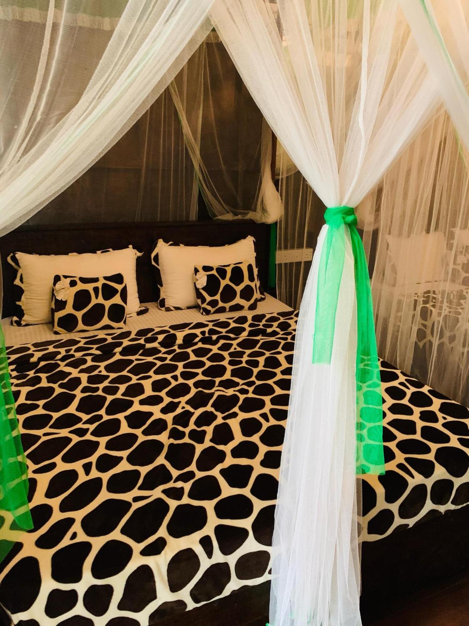 Nature World Jungle Paradise Uda Walawe Chambre photo